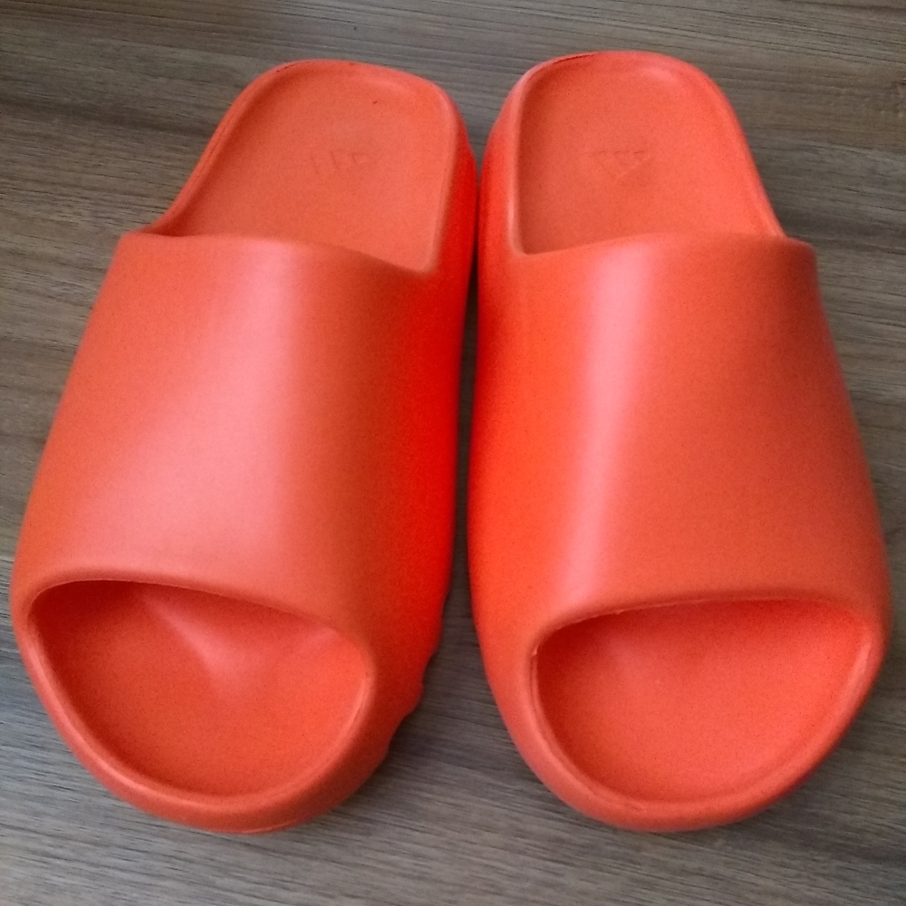 💕Yezy Adidas Slides - Picture 3 of 6